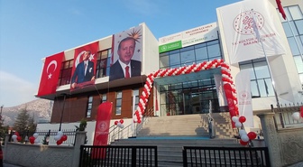 Nallıhan İlçe Halk Kütüphanesi 27 Kasım 2025'te hizmete girdi, 33 bin kitap sunuyor