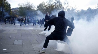 Paris'te protestolar şiddete dönüştü, ülke genelinde 166 kişi gözaltına alındı