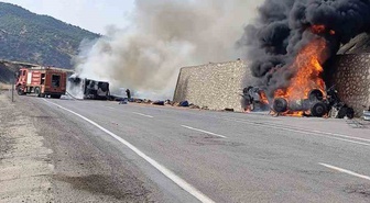 Siirt-Baykan karayolunda çarpışan iki tır alev aldı, yol trafiğe kapatıldı