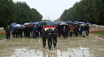 TEMAD üyeleri Astsubaylar Günü'nde Anıtkabir'i ziyaret edip mozoleye çelenk koydu