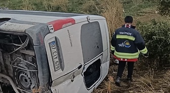 Van Gevaş'ta Van-Bitlis karayolunda devrilen minibüste 6 kişi hafif yaralandı