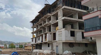 Adıyaman'da 3. kattan düşen inşaat işçisi ağır yaralanarak hastaneye sevk edildi