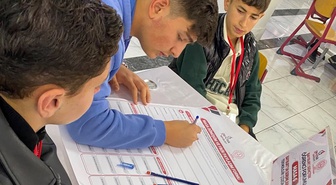 Bayburt'ta GençTek Öğrenci Forumu'nda öğrenciler çözüm önerilerini formlara yazdı
