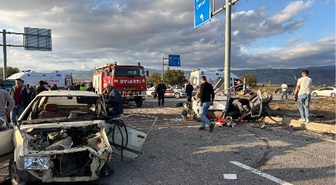 Çorum İskilip'te iki otomobilin çarpıştığı kazada 5'i aynı aileden 7 kişi yaralandı