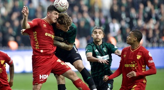 Göztepe, Kocaelispor deplasmanında ilk yarıyı 1-0 önde tamamladı