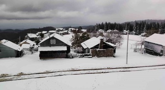 Sakarya'da mevsimin ilk karı yağdı! Hendek'te Çiğdem ve Dikmen yaylaları beyaza büründü