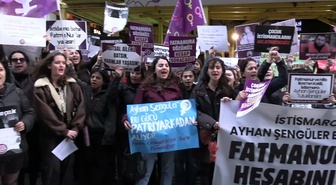 Kadınlar Taksim'de 8 yaşındaki çocuğun istismar davasında beraate karşı yürüdü