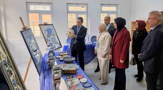 Tavşanlı'da ADEM'de 3 aylık eğitimi bitiren kadın kursiyerler sertifika aldı