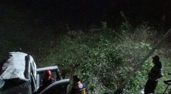 Trabzon Araklı'da cip dereye yuvarlandı, araçtaki 5 kişi yaralandı