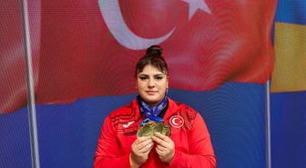 Tuana Süren, Avrupa Gençler Halter Şampiyonası'nda +86 kiloda 3 altın madalya kazandı