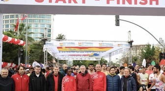 Zeytinburnu Cumhuriyet Koşusu'nda Ali Kaya ve Emebet Ejigu Bizuneh birinci oldu