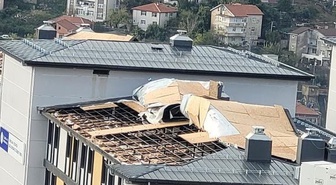 Zonguldak Karadeniz Ereğli'de fırtına KYK kız yurdu çatısını söktü, yaralanan yok