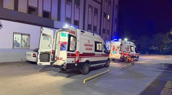 Adıyaman Kahta'da otomobil ile motosiklet çarpıştı, 1'i ağır 2 kişi yaralandı