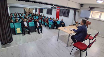 Bozdoğan'da öğrencilere 'Cami ve Sosyal Hayat' konferansı verildi