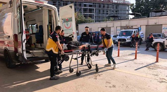 Bursa İnegöl'de ampul değiştirmek isteyen iş yeri sahibi 3 metreden düşüp yaralandı