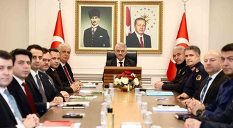 Düzce'de güvenlik ve asayiş toplantısı Vali Mehmet Makas başkanlığında yapıldı