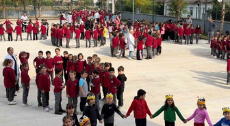 Düzce genelindeki tüm okullarda eş zamanlı tahliye tatbikatı saat 11.30'da yapıldı