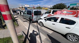 Elazığ'da 4 aracın karıştığı zincirleme kazada yaralanan olmadı, maddi hasar oluştu