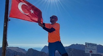 Erciyes'te uçuruma düşen dağcı can verdi, Hollandalı turist donma tehlikesi geçirdi