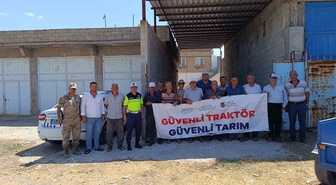 Jandarmadan 361 traktör sürücüsüne ’güvenli tarım, güvenli trafik’ eğitimi