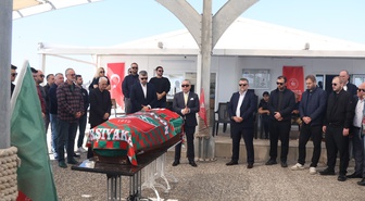 Karşıyaka'nın eski yöneticisi İbrahim Palaoğlu 67 yaşında toprağa verildi
