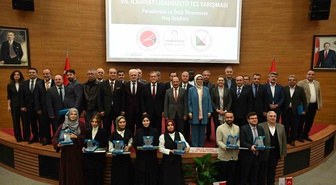Kastamonu Üniversitesinde ilahiyat tez yarışmasında ödüller araştırmacılara verildi