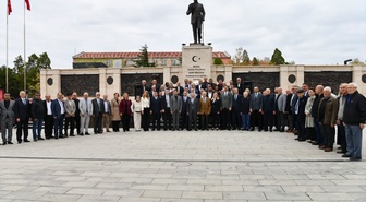 Keşan'da Muhtarlar Günü töreninde Belediye Başkanı Mehmet Özcan muhtarlarla buluştu