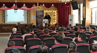 Kilis İl Emniyet Müdürü Bağrıaçık, öğrencileri dijital risklere karşı uyardı