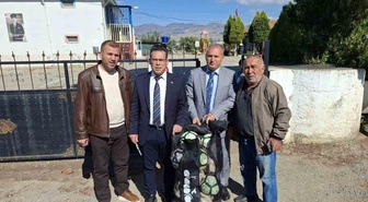 Manisa Sarıgöl'de Bağlıca Halil Duran Okuluna spor malzemesi desteği verildi