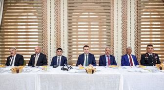 Niğde Valisi Akmeşe, 19 Ekim Muhtarlar Günü'nde muhtarlarla buluştu