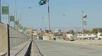 Pakistan, İran sınırındaki iki kapıda ticareti durdurdu; binlerce tır mahsur kaldı