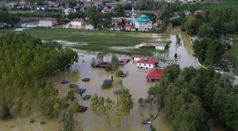 Karasu'da Acarlar Longozu çevresindeki ev ve iş yerleri su altında kaldı
