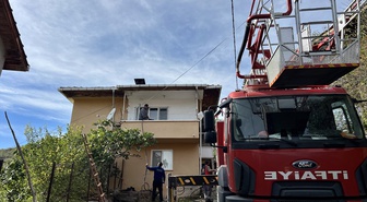 Sinop Saraydüzü'nde cami lojmanında çıkan yangın hasara neden oldu