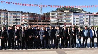 Sinop ve ilçelerinde 19 Ekim Muhtarlar Günü çelenk sunumuyla kutlandı