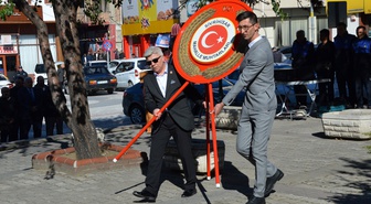 Sivrihisar'da Muhtarlar Günü'nde Belediye Başkanı Dökmeci muhtarlara plaket verdi