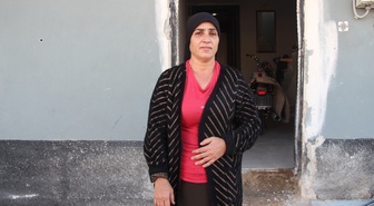 Adana'da bir aileye 3'üncü saldırı! Önce kurşunlanan evlerine bu kez el yapımı patlayıcı atıldı