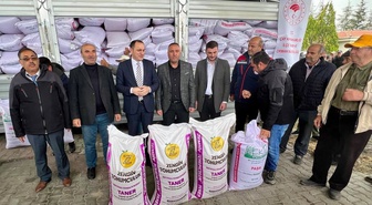 Afyonkarahisar Çay'da 200 üreticiye yüzde 50 hibeli 56 ton buğday tohumu dağıtıldı