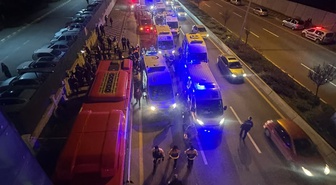 Ankara Etimesgut'ta EGO otobüsü üst geçide çarptı, 24 kişi yaralandı