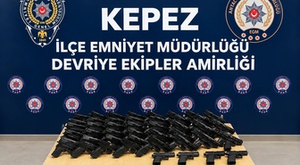 Antalya Kepez'de silah operasyonunda 32 tabanca ve 30 şarjör ele geçirildi