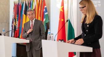 Çin Dışişleri Bakanı Wang Yi, Sofya'da Petrova ile işbirliğini ele aldı