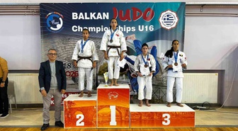 Düzceli judocu Erva Eren Yıldızlar Balkan Judo Şampiyonası'nda şampiyon oldu
