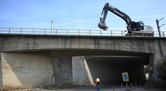 Edirne-Kapıkule kara yolunda eski köprü yıkımı nedeniyle ulaşım çift yönlü kapatıldı