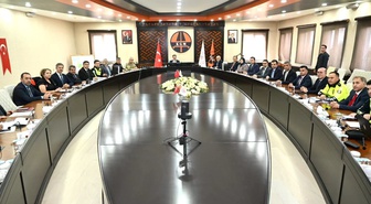 Erzurum'da trafik güvenliği kurulu toplandı, Vali Baruş 2024-2027 planını vurguladı