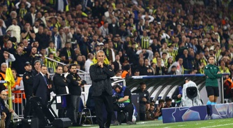 Fenerbahçe Slavia Prag ile 2-2 berabere kaldı, tribünler Kartal'ın istifasını istedi