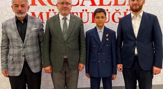 Gölcük’ten Türkiye birinciliği! 11 ayda hafız olan Abdullah Türkben yarışmayı kazandı