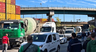 İtalya'da akaryakıt protestosu: Kamyon ve TIR şoförleri otoyol ve liman girişlerini kapadı, kıtlık uyarısı yapıldı