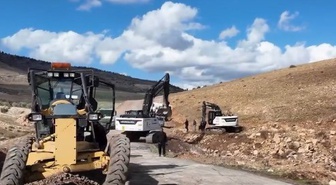 Kilis Valisi Kalaylı AFAD konutları kapsamındaki köy yolu çalışmalarını inceledi