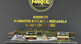 Kırşehir Akçakent'te uyuşturucu operasyonunda 1 kilo 350 gram esrar ele geçirildi