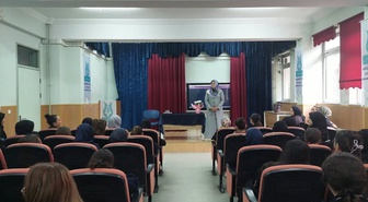 Kütahya'da imam hatip lisesinde 'Peygamberimiz ve Aile' semineri yapıldı
