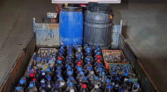 Kütahya Şaphane'de jandarma operasyonunda 960 litre kaçak şarap ele geçirildi